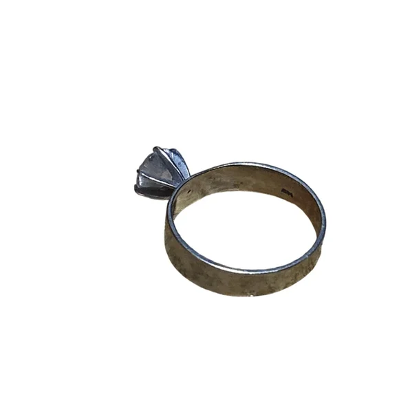 Women's Unbranded Silver Tone Clear Stone Solitaire Ring size 7 - Picture 5 of 5